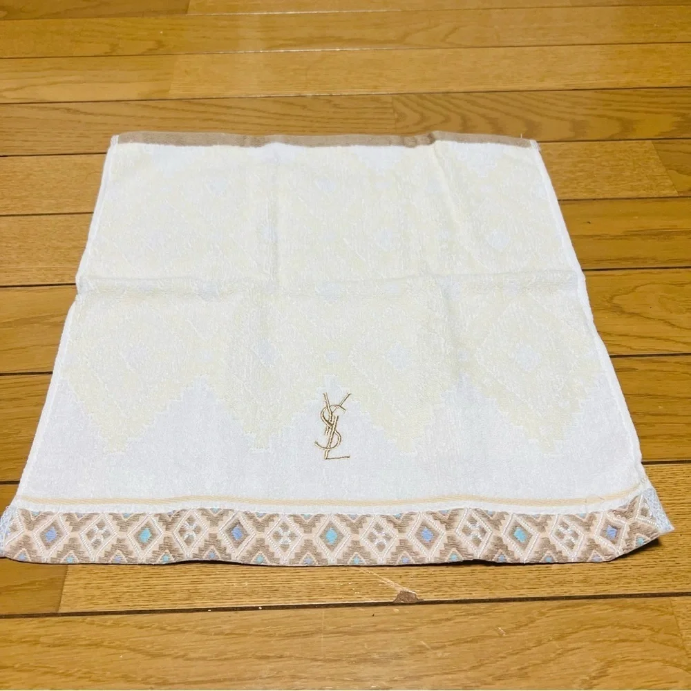 Yves Saint Laurent YSL Logo Beige & White Face/Hand Towel 35 cm x 35 cm